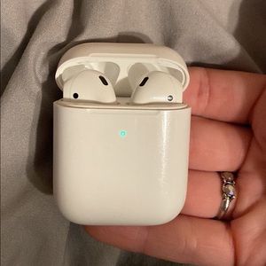 airpods 1st gen.
